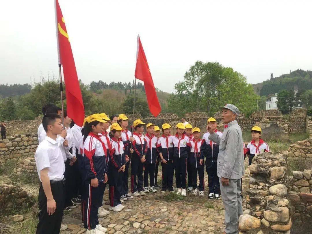 教你做年夜饭 | 三亚国宴名厨陈德杰:三“羊”开泰迎新春 盐焗东山羊里品年味