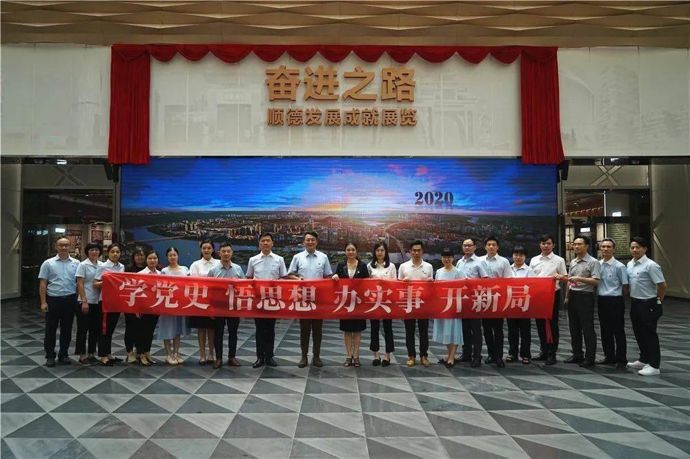 南京交警高速七大队联合行动6小时清障救援