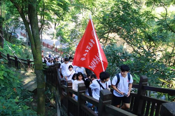 《如果奔跑是我的人生》∶陈若华根本不懂,刘经纬甘当接盘侠,不过是权衡利弊