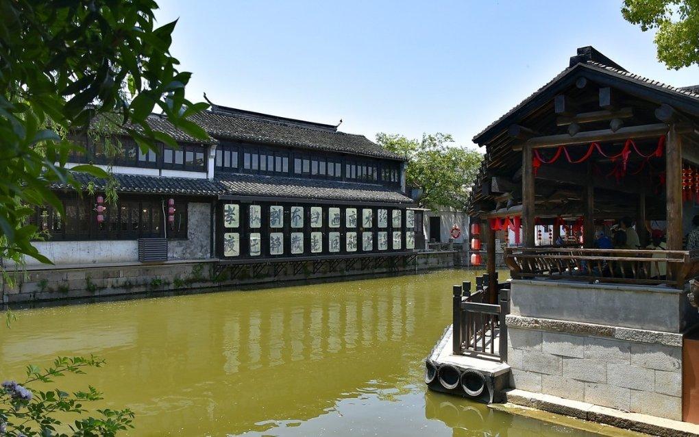 逃离制药厂