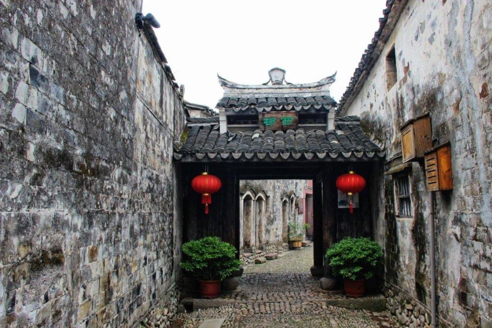当36岁方媛和29岁吉娜站在一起,我才彻底明白,美人在骨不在皮