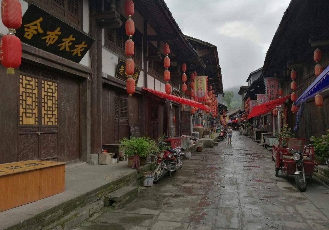 水皮：今年冬天很冷，我本来从不穿秋裤的